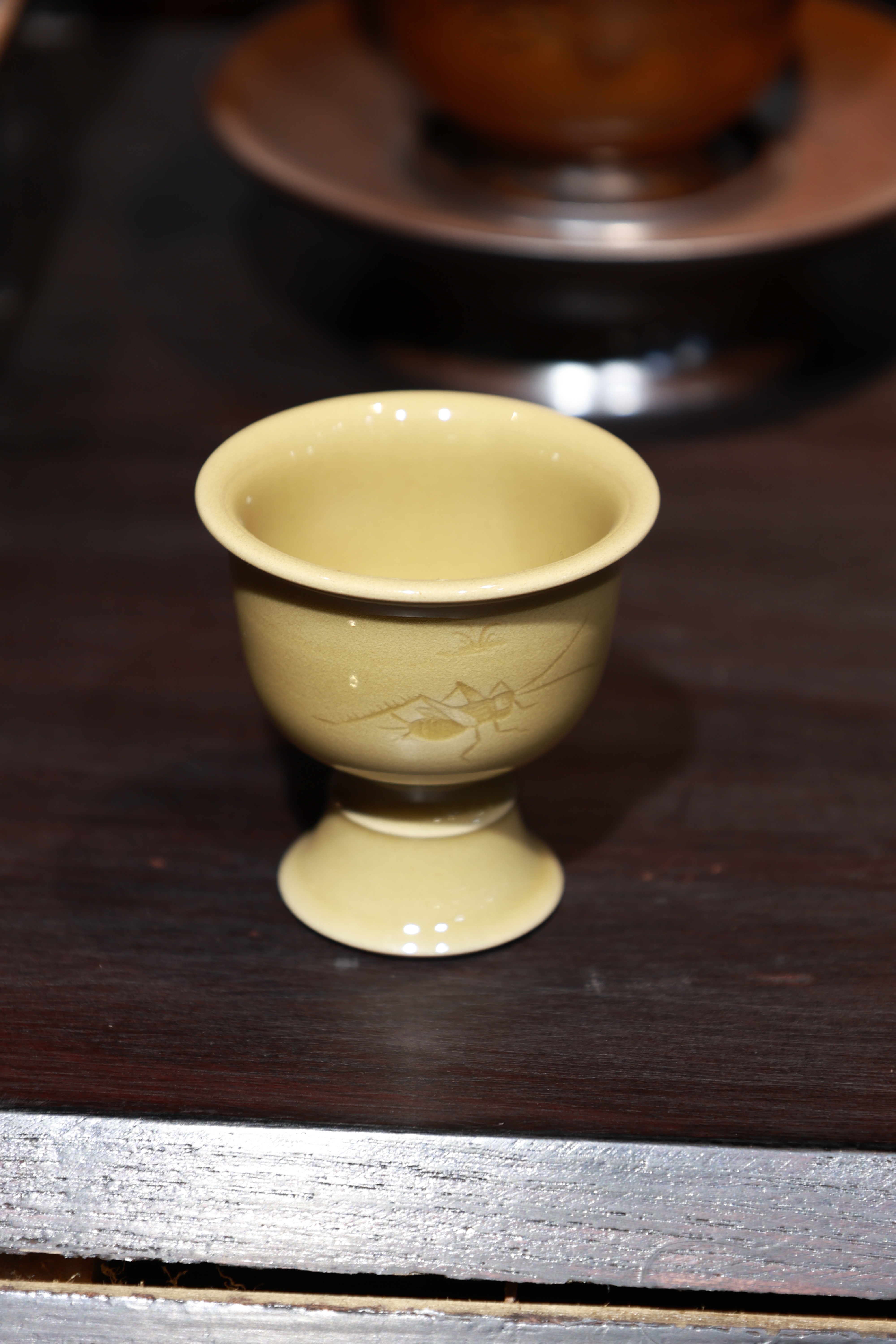 玄黄釉高足杯