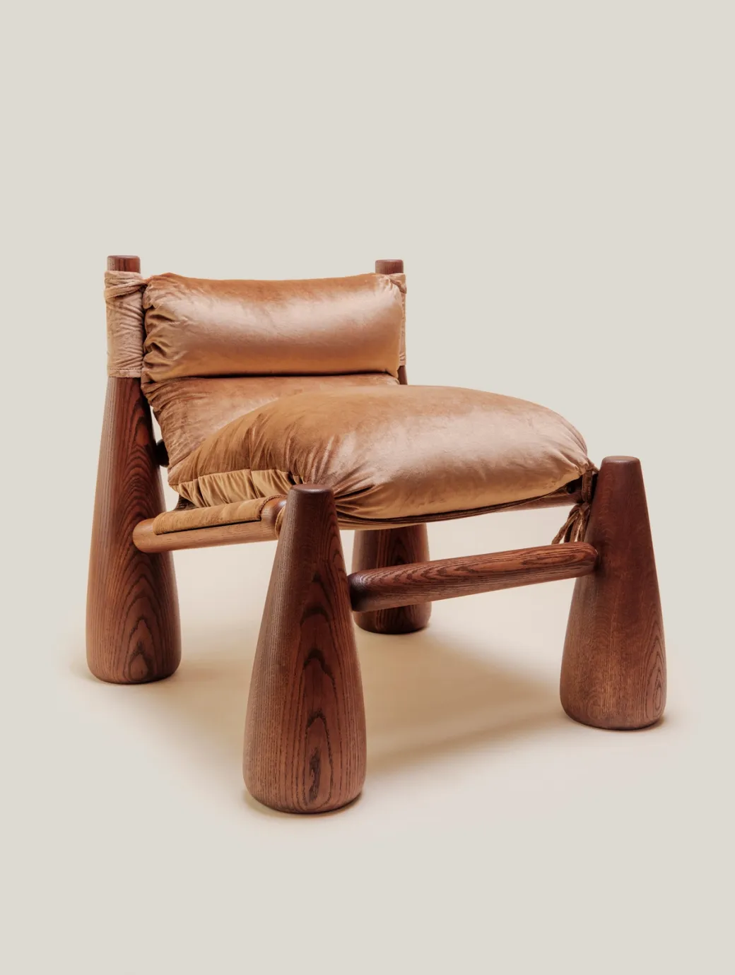 钟形椅（Bell Chair）