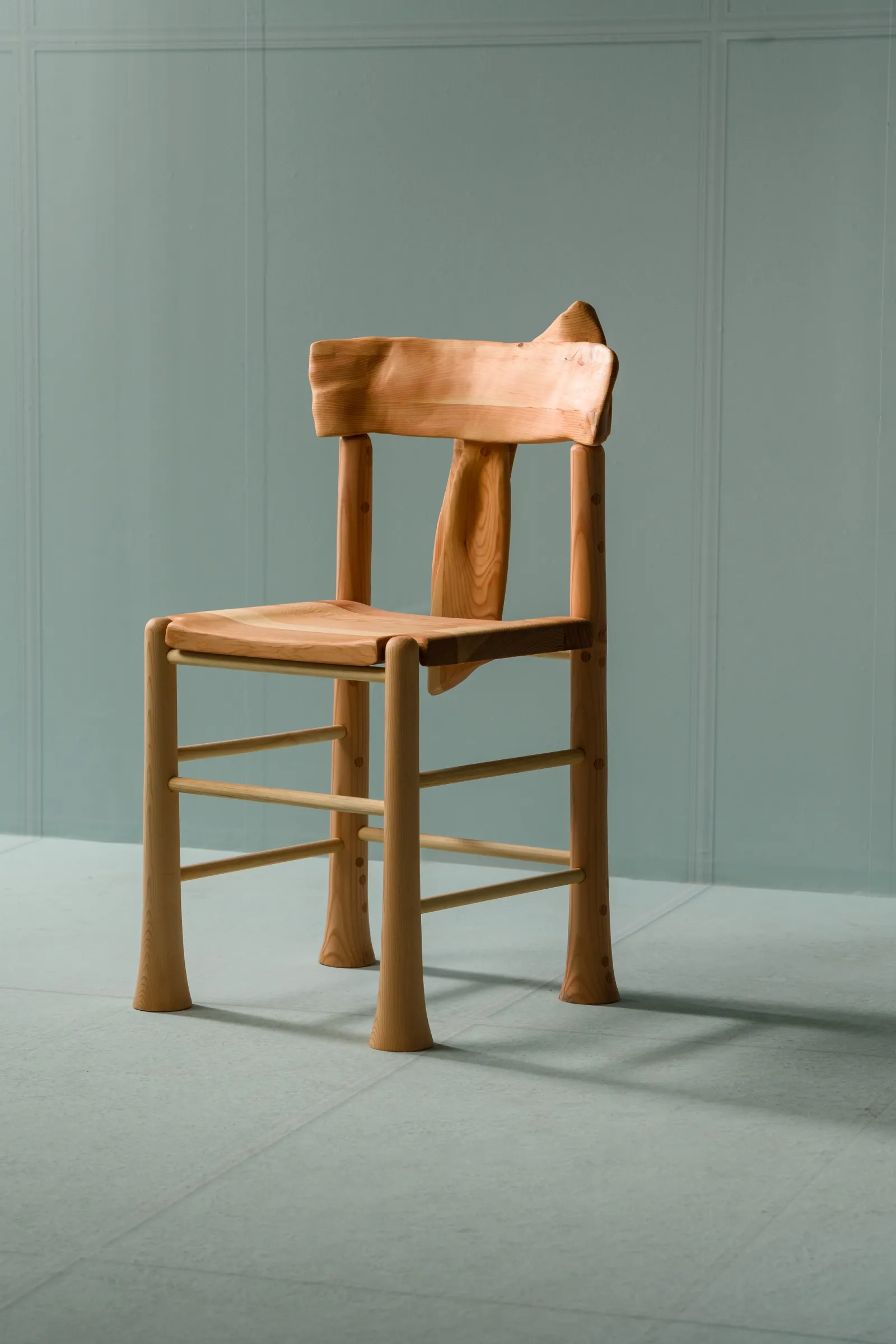 号角餐椅（Trumpet Dining Chair）
