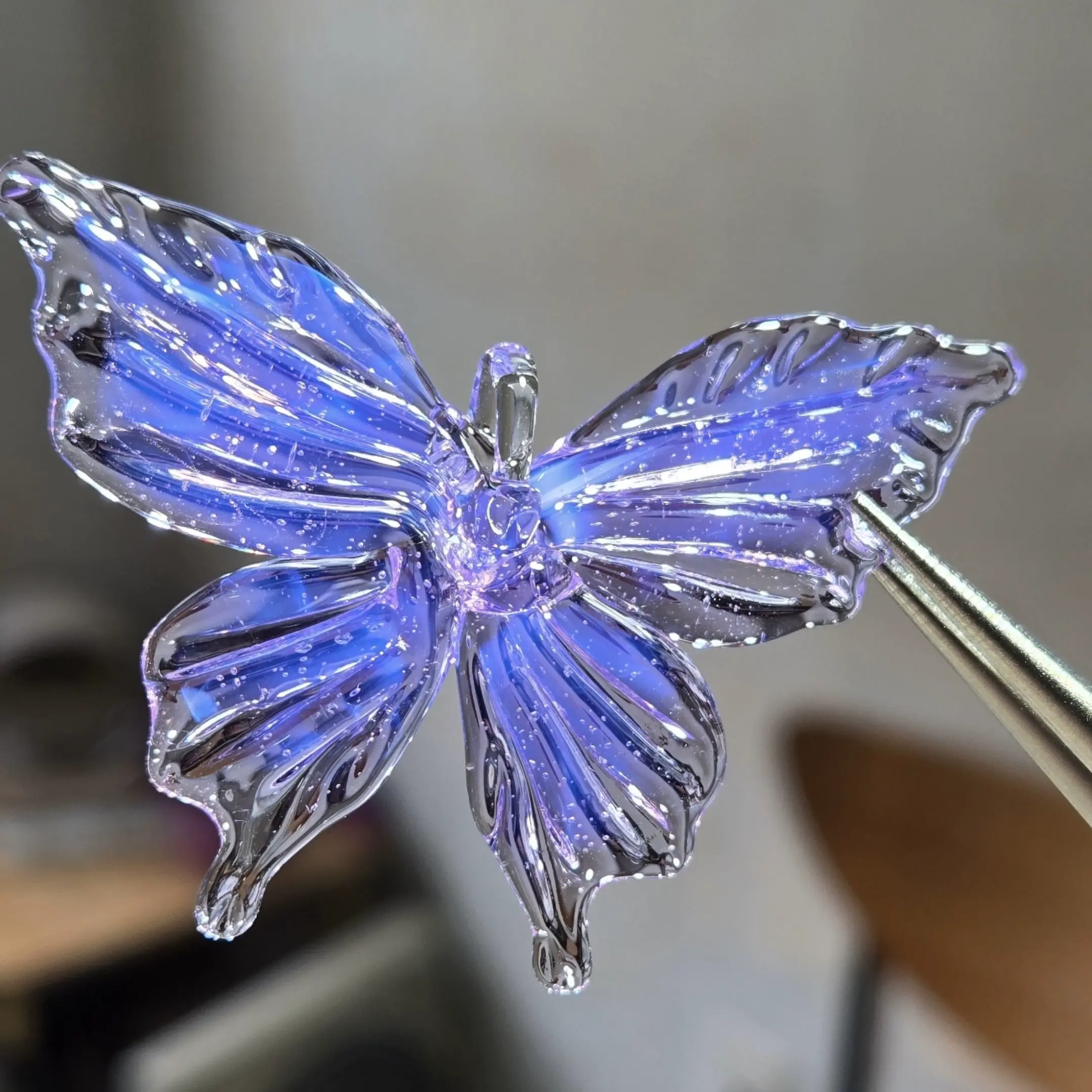 硼硅玻璃紫色蝴蝶项链（Borosilicate Glass Purple Butterfly Necklace）