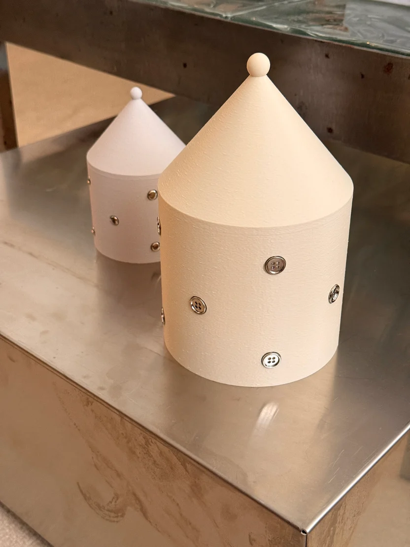 奶油黄银色纽扣大号收纳盒 （Storage container large with silver buttons - butter yellow)）