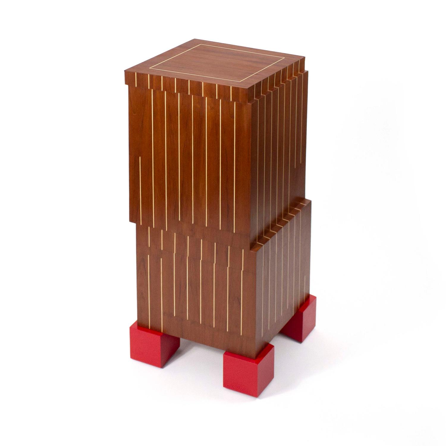贾托巴木与枫木细条纹中型台座(Medium Plinth in Jatoba and Maple Pinstripe)