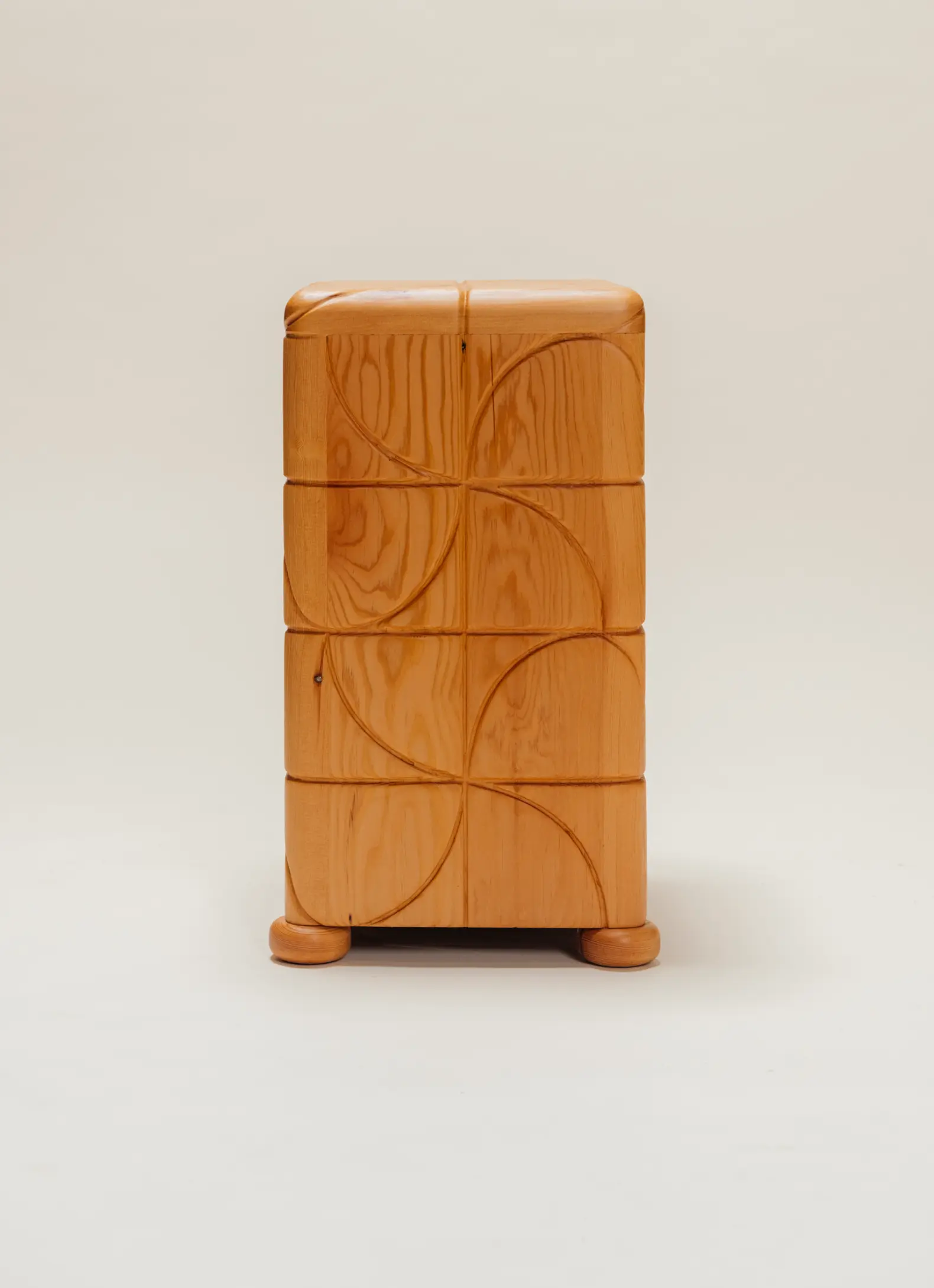 风车边桌（Pinwheel Side Table）