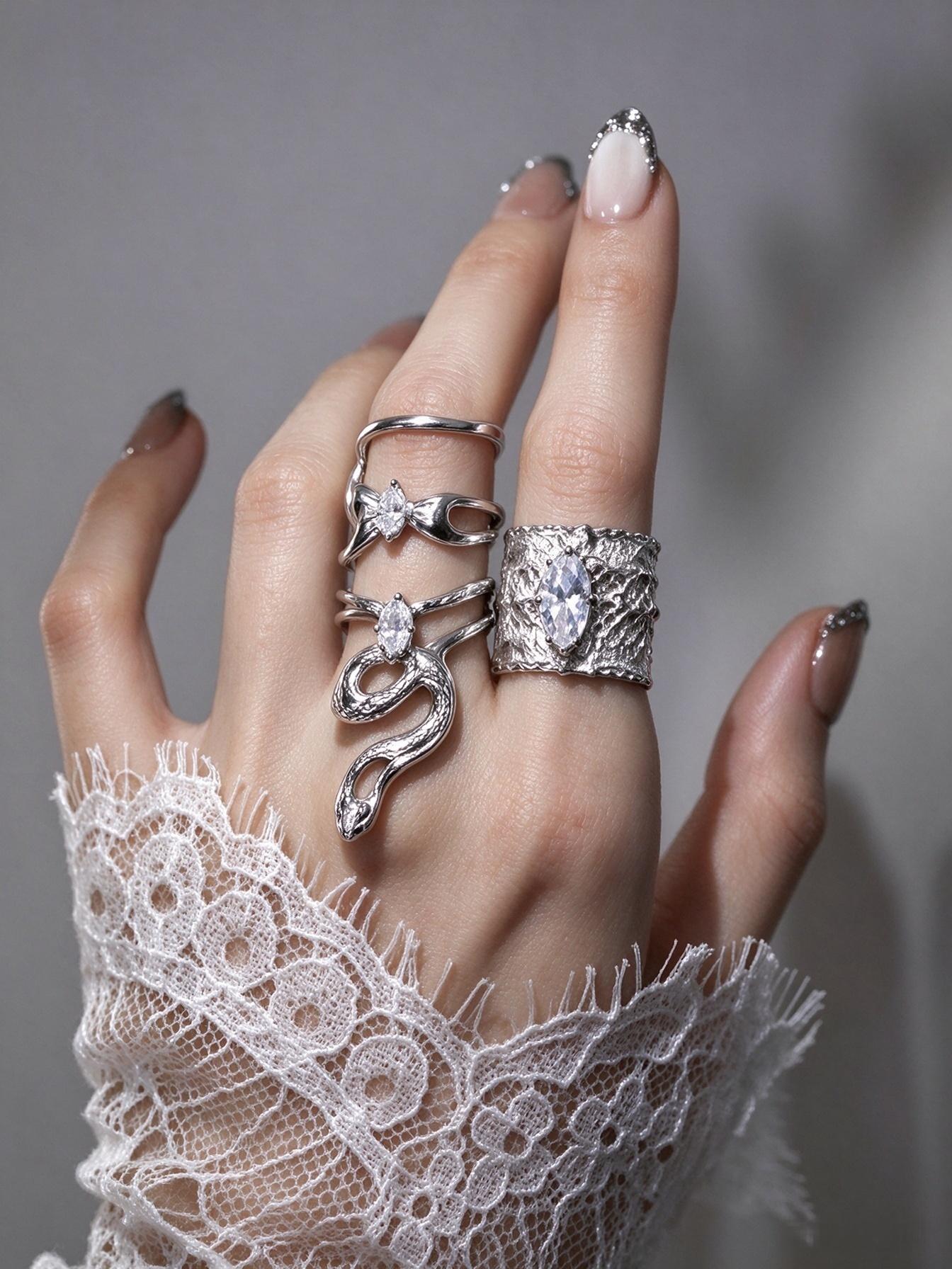 蕾丝马眼形戒指（Lace marquise ring）